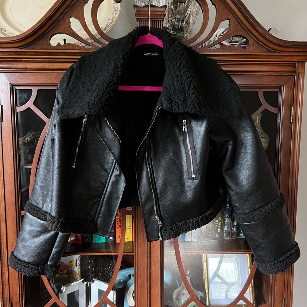 Cropped Black Leather Sherpa-Lined Jacket